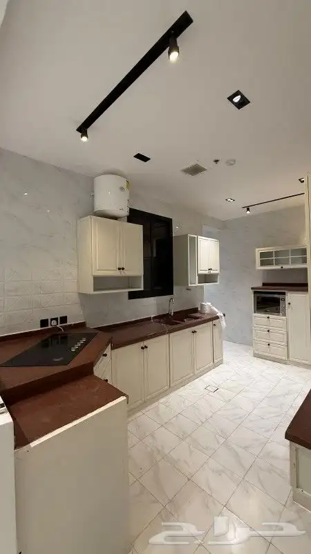 شقه للايجار حي اليرموك في عماره الايجار السنوي 60الف 0