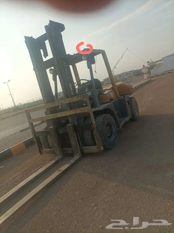 تجير رافعات شوكيه جميع الاحجام وكرينات وجي سي بس يومي مشور ش 9
