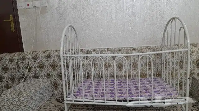 للبيع سرير أطفال من سنه إلى 4 سنوات 3