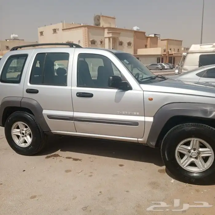 جيب شيروكي موديل 2004 2