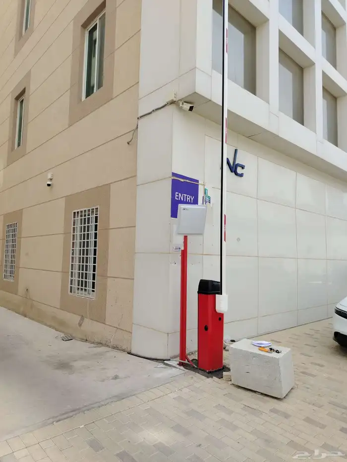بوابة مواقف سيارات FAAC الإيطالية الأصلية جودة وأمان وكفاء 4