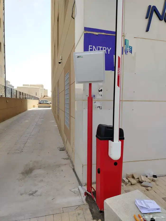 بوابة مواقف سيارات FAAC الإيطالية الأصلية جودة وأمان وكفاء 6