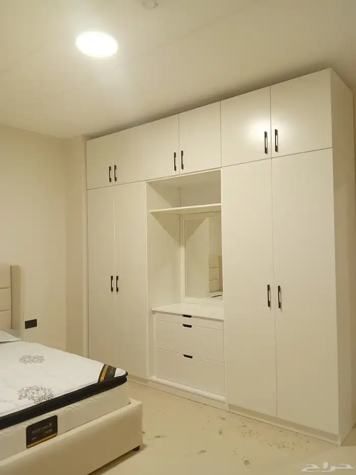 Wooden carpentry decor assembly disassembly and maintenance 0