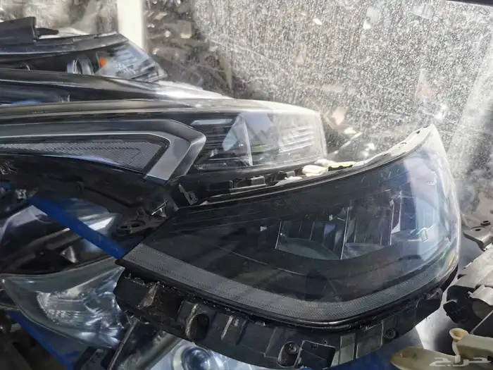 يوجد لدينا جميع انواع الشمعات والاسطبات الخلفيه 3