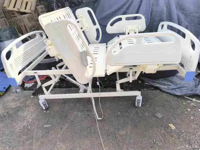 سرير طبي كهربائي فرشه عرض 120سم في 200سم 9