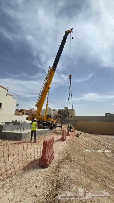 رافعه شويكه للايجار كرينات بجميع احجمها 4