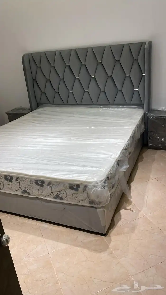 يتوفر لديناء دواليب وسراير ومراتب ويتوفر خدمة توصيل 9