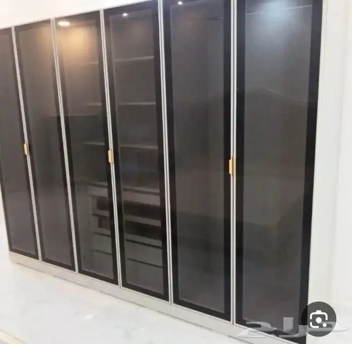 يتوفر لديناء دواليب وسراير ومراتب ويتوفر خدمة توصيل 8