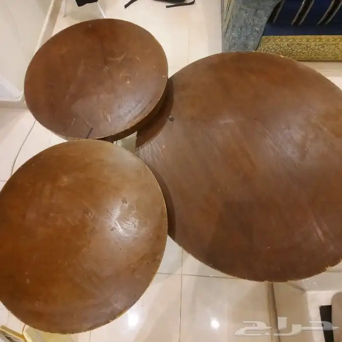 طقم 3 طاولات خشب مستعمله للبيع 0