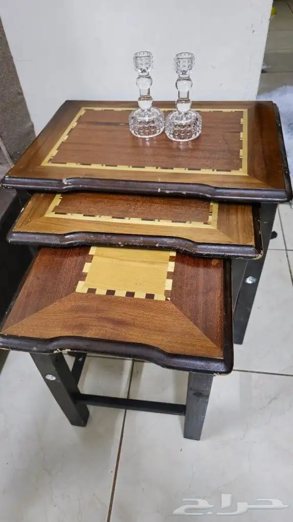 طاولات للبيع 0