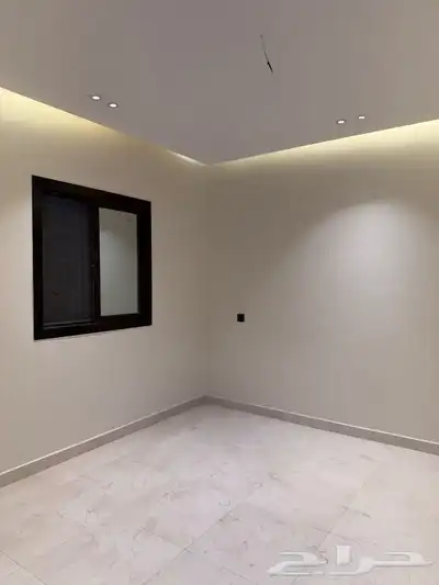 شقة جديدة بحي الواحة للايجار السنوي 5