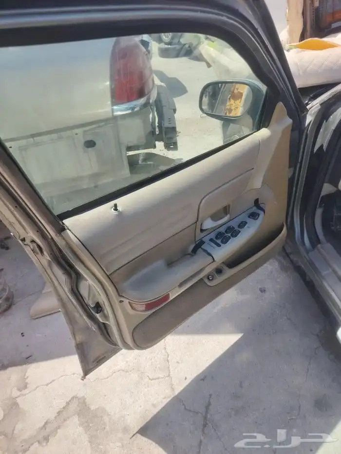 فورد فكتوريا 2001 5