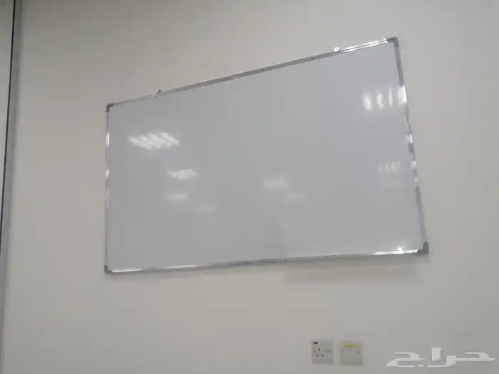 سبورات وطاولات وكراسي 2