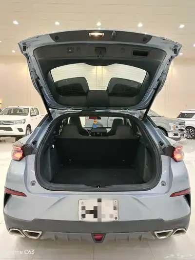 شانجان2023 يونى تى بنزين1500سي سي ممشي 22000 12