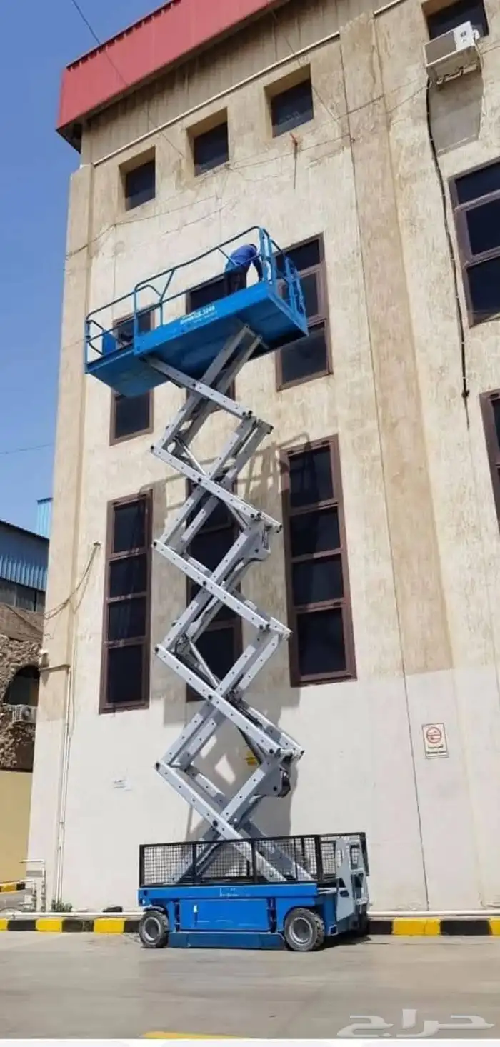 تاور لايت إيجار يومي شهري مانلفت سيزلفت جي سي بي عرجا تلسكوب 7