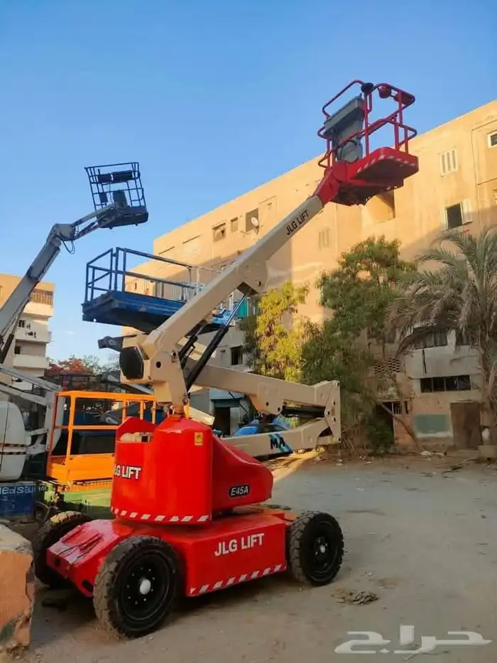 تاور لايت إيجار يومي شهري مانلفت سيزلفت جي سي بي عرجا تلسكوب 4