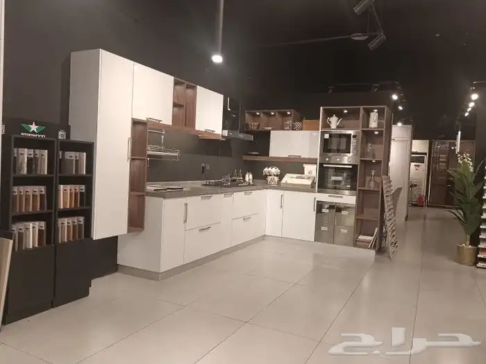 مطبخ عرض من المحل 9500 مع الاجهزه التركيب ع الزبون 0