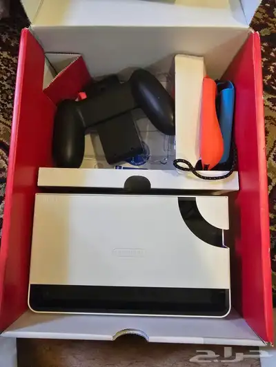 سويتش Nintendo مع كامل ملحقاته استخدام نظيف 5