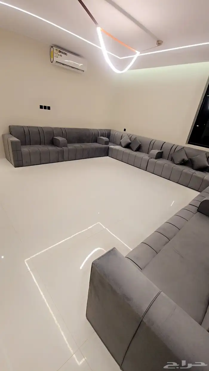 طقم كنب مقاس 5في 4جديد لم يستخدم 0