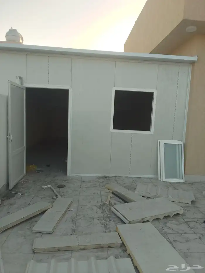 سندوتش بنل غرف سندوتش بنل لكسان جلسات سواتر مظلات هناجر 0