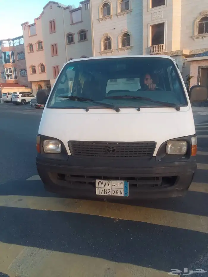 Toyota Hiace 1997 model 2
