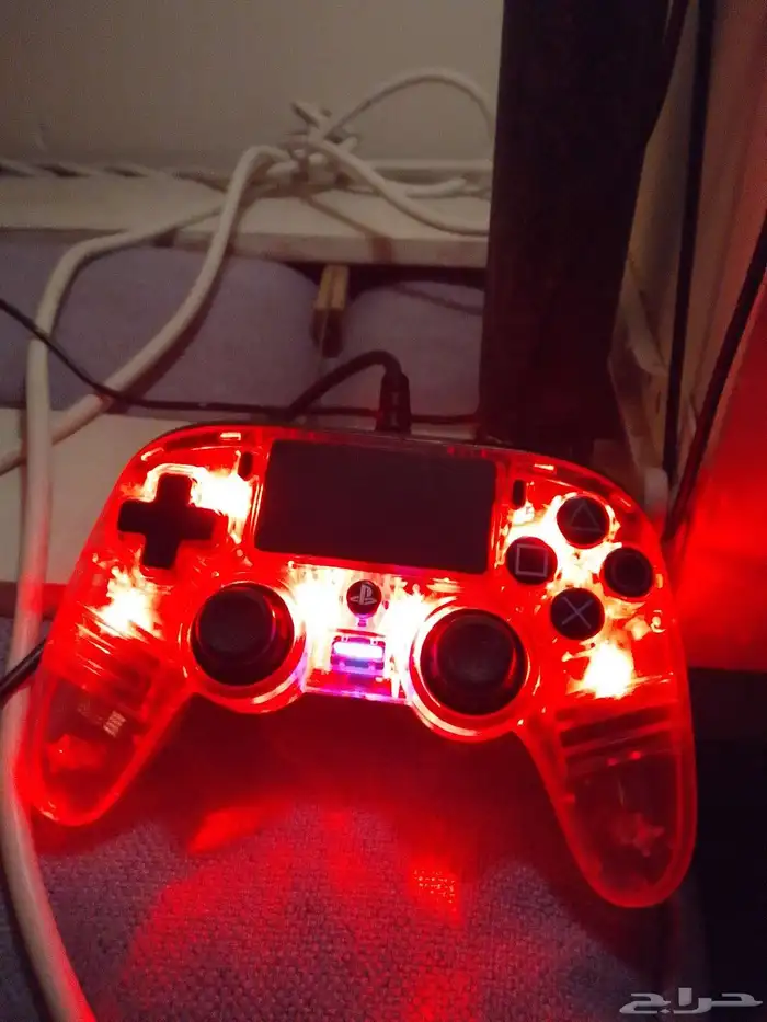 يد سوني 4 يد شبه الجديد 0