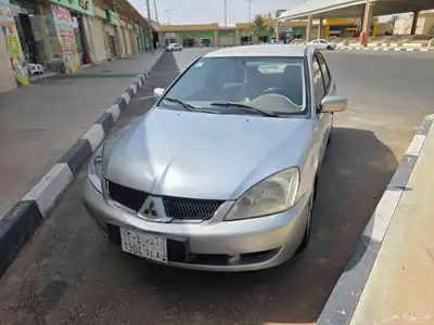 سيارة لانسر ميتسوبيشي موديل 2009 نظيف 2