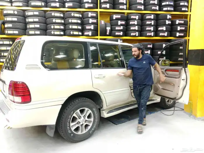 جيب لكزس lx470 الموديل 2005. ممشاه 470 الف 1