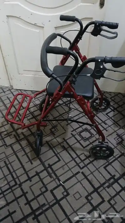 مشاية مع مقعد للعجزه وكبار السن 1