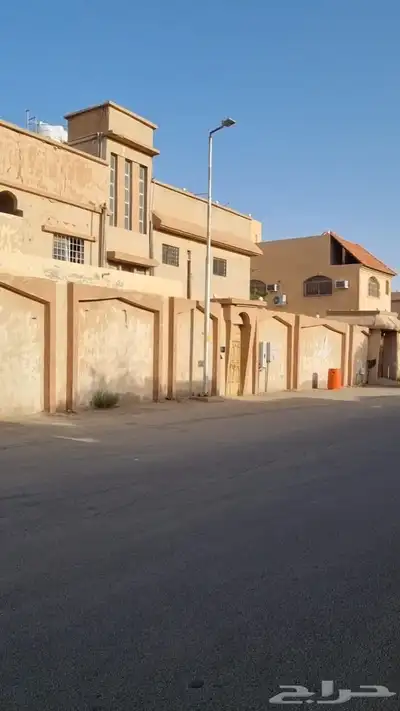 للبيع فيلا دورين بحي الفايزية 1