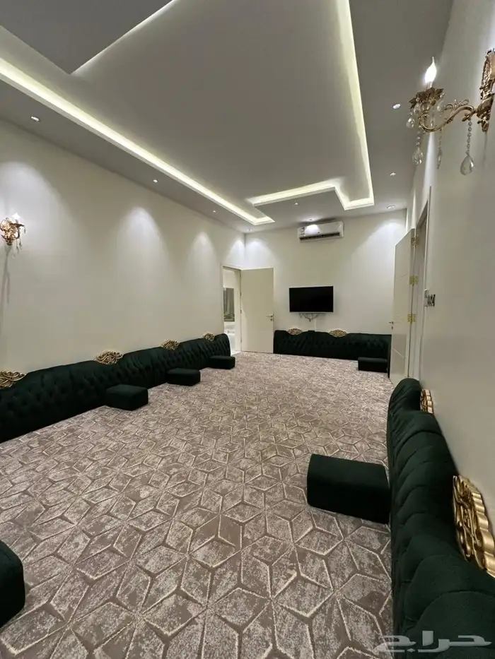 فيلا للايجار السنوي مؤسسه ومفروشه بالكامل حي النرجس 2