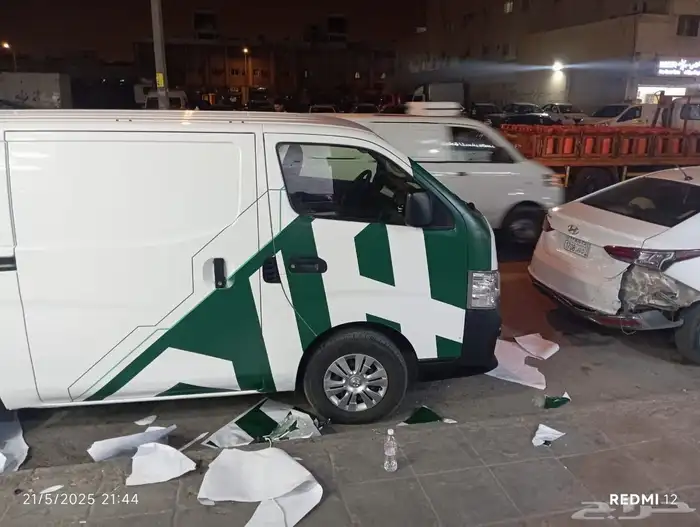 مطابع دعايه واعلان ستيكر سيارات ستيكرات ستيكر مطاعم ستيكر 0