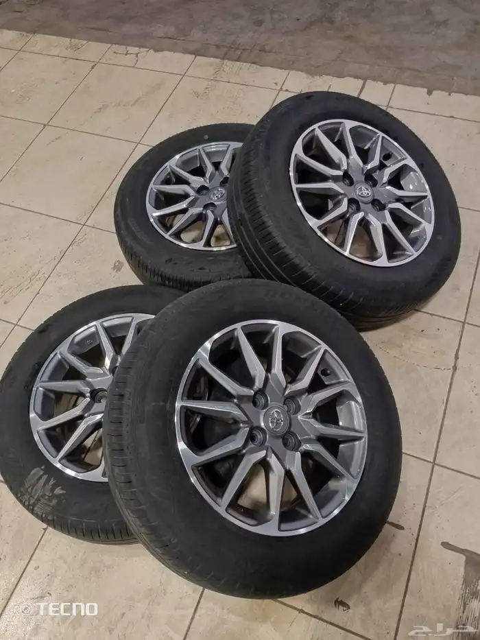 طقم جنوط يارس أصلي وكاله مقاس 15 معى كفرات دلوب 6