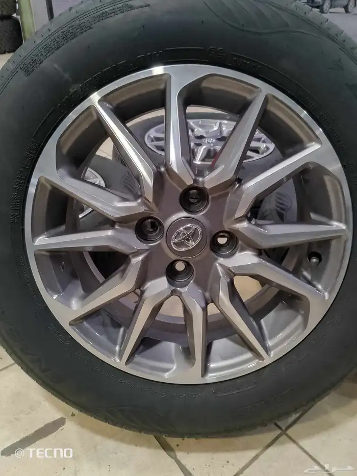 طقم جنوط يارس أصلي وكاله مقاس 15 معى كفرات دلوب 3