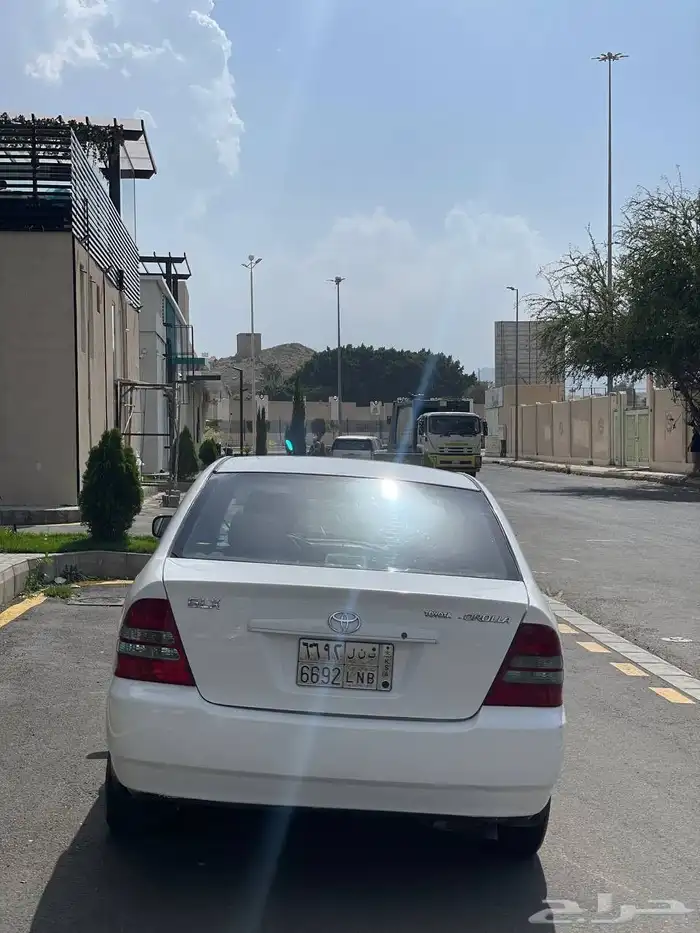 للبيع تويوتا كورلا 2004 4