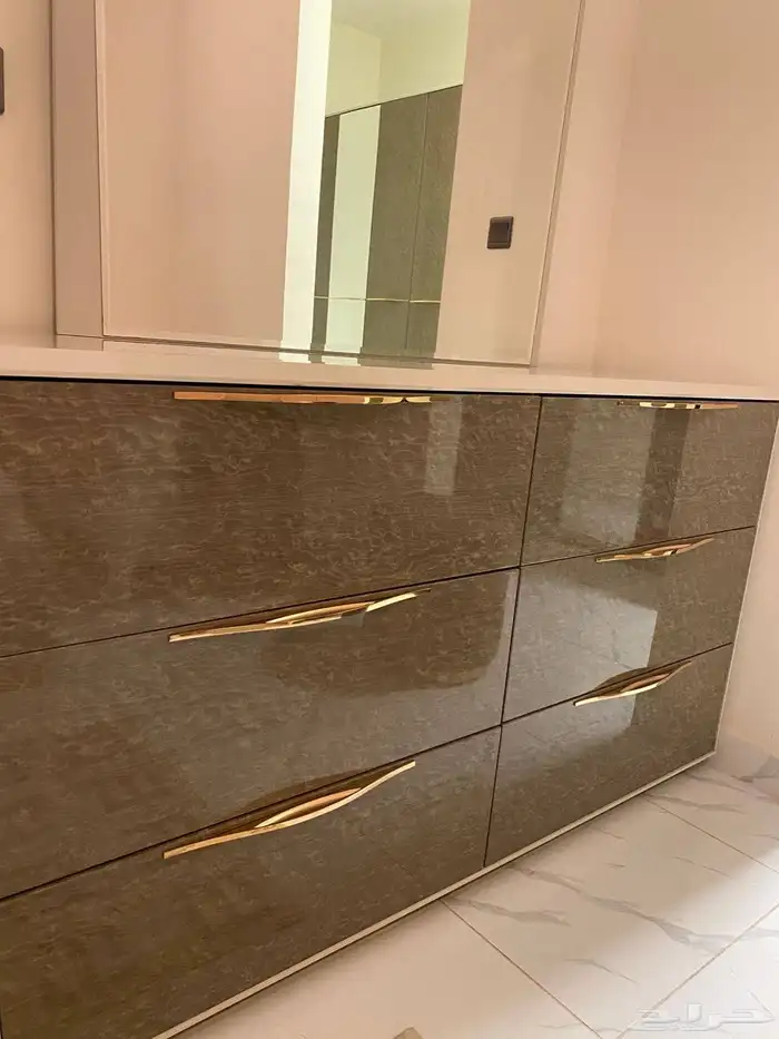 للبيع غرفة نوم من مفروشات العبداللطيف 6