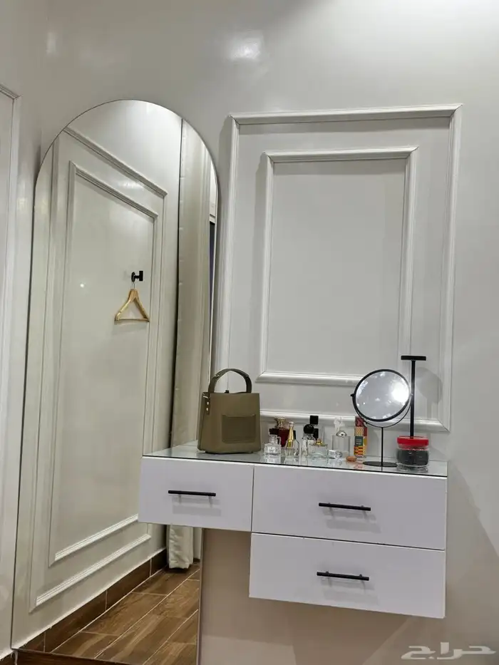 معلم جده لجميع انواع الديكورات الدهانات 1