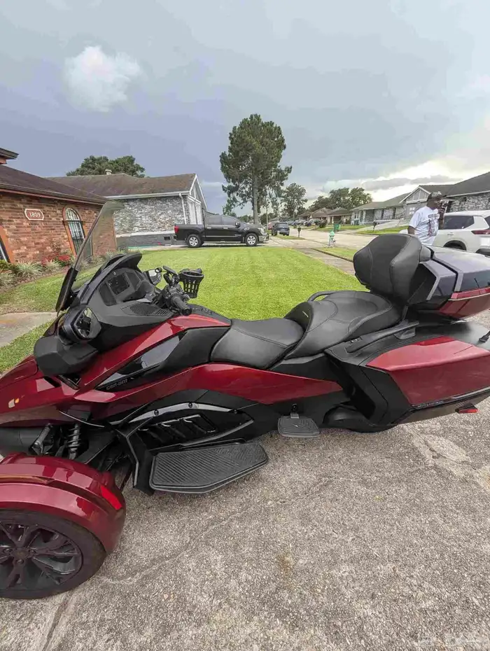 كان ام سبايدر 2023 can am spyder 9