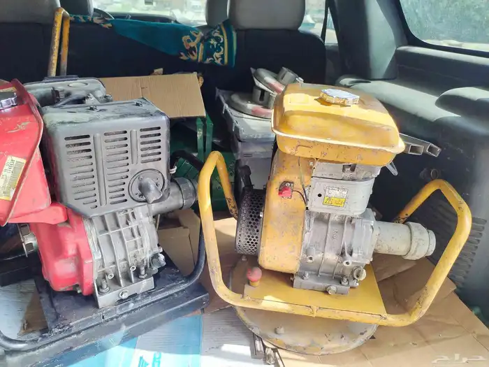 نشتري نشتري جميع انواع هزازات الخرسانة مستخدم السعر100 0