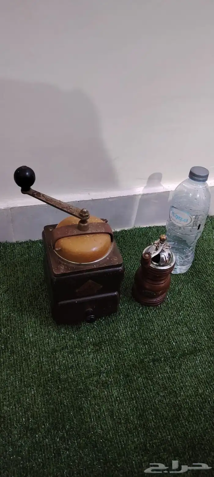 مطحنه قهوه وبهارات تراثيه صناعة اوروبيه 1