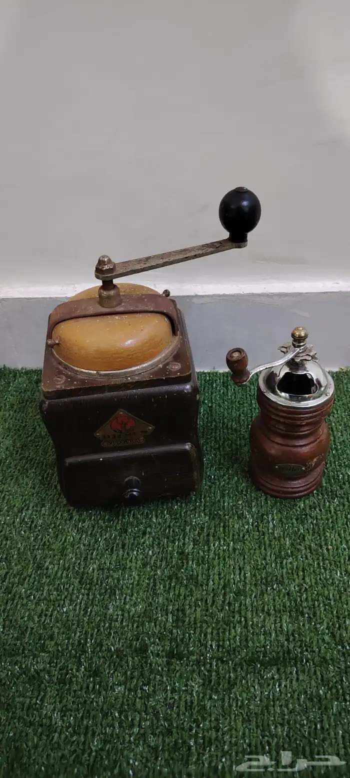 مطحنه قهوه وبهارات تراثيه صناعة اوروبيه 0