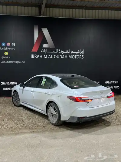 تويوتا كامري LE هايبرد 2025 بسعر منافس جدا 0