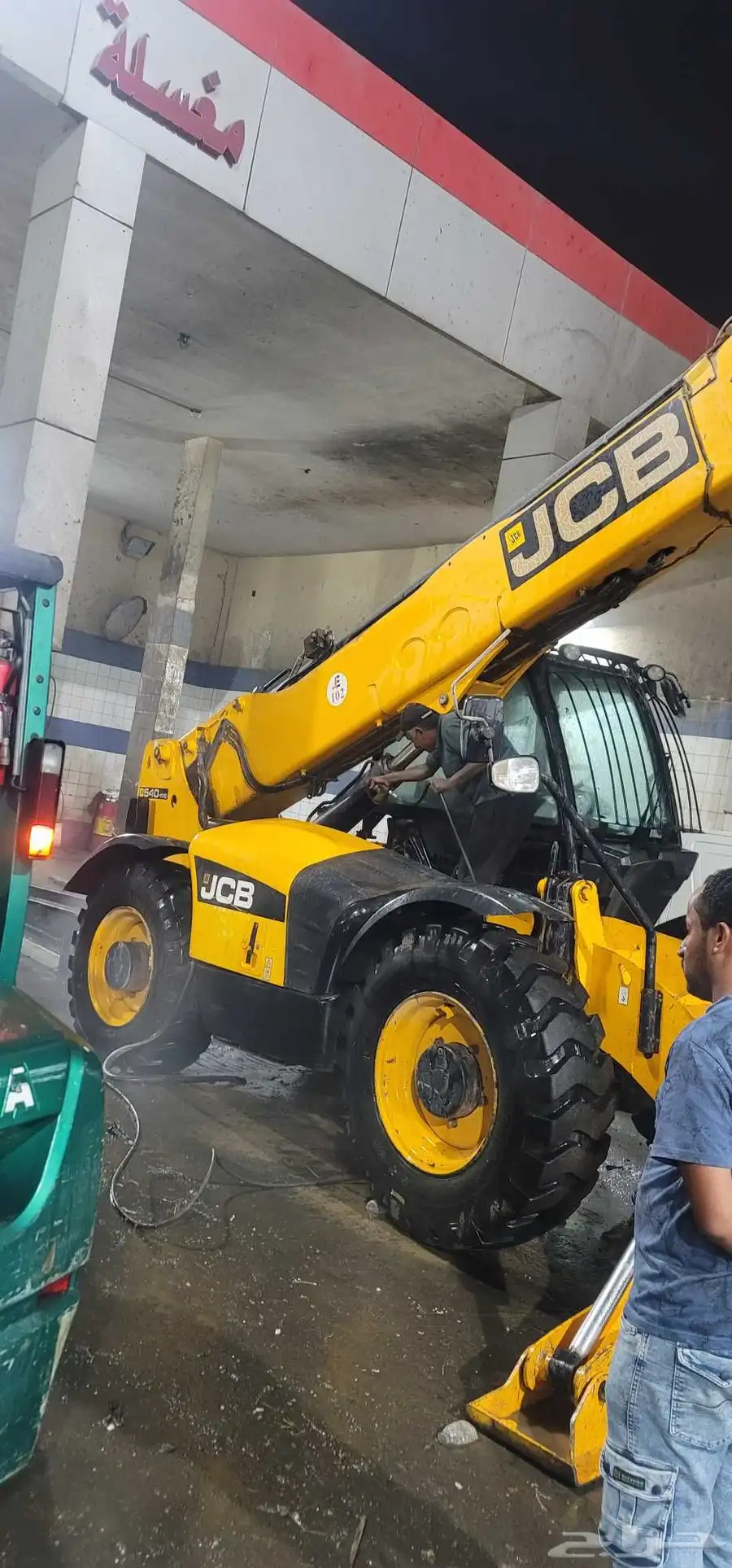 رافعات تلسكوبيه Jcbبوم لودر تلي هندر للايجار سفتي 17متر 3