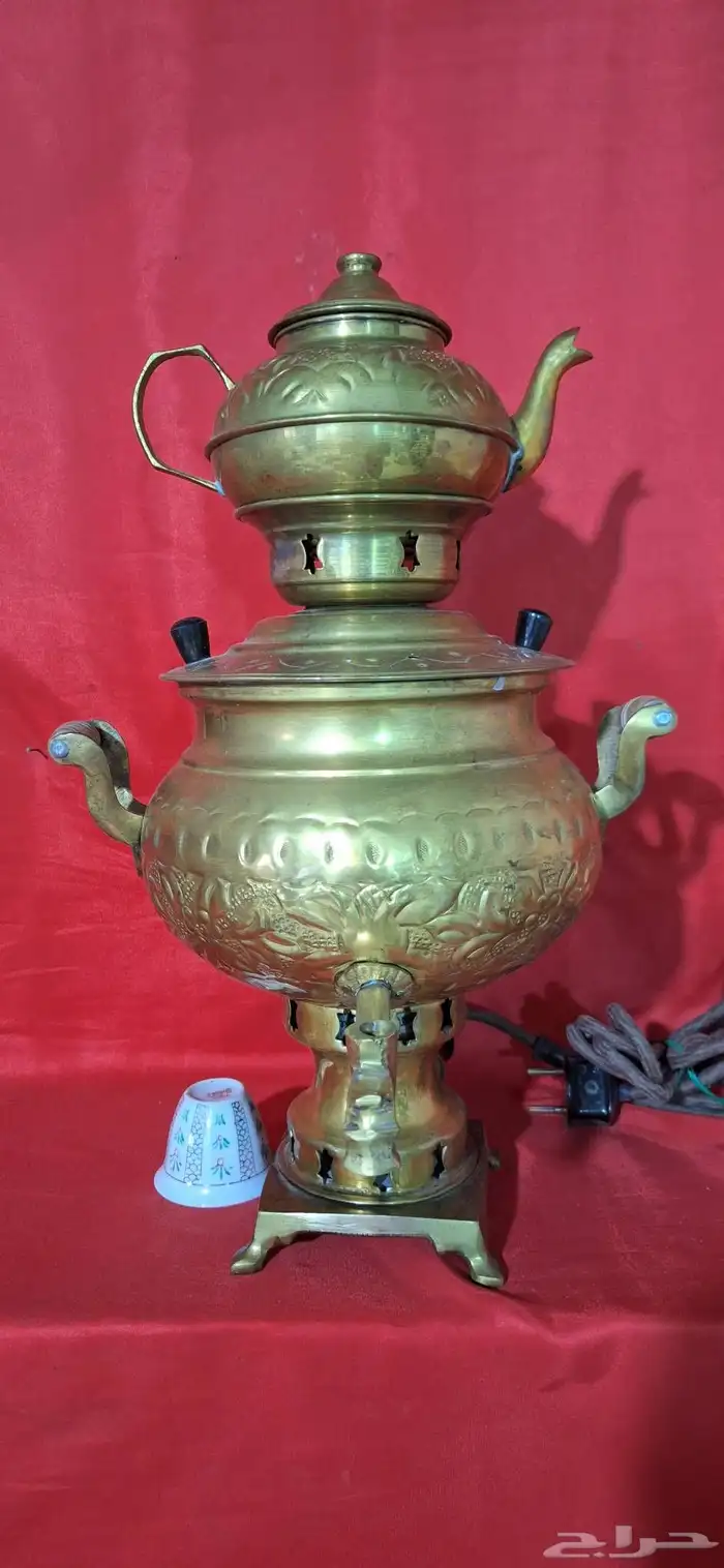 تحفة تراثية سماور نحاس مع ابريق شاي منقوش 0