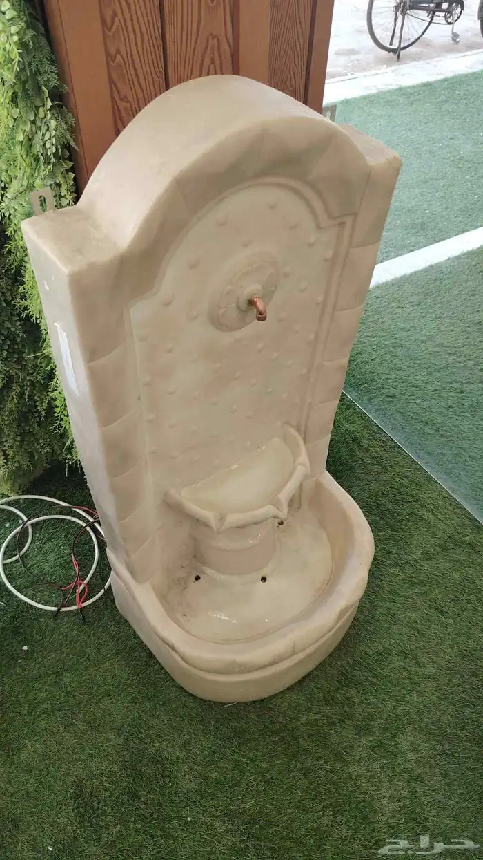 نوافير وشلالات للبيع داخل معرض عالم رست للديكور 1