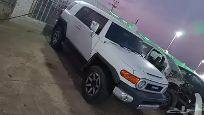 للبيع قطع غيار تويوتا اف جي FJ موديل 2014 5