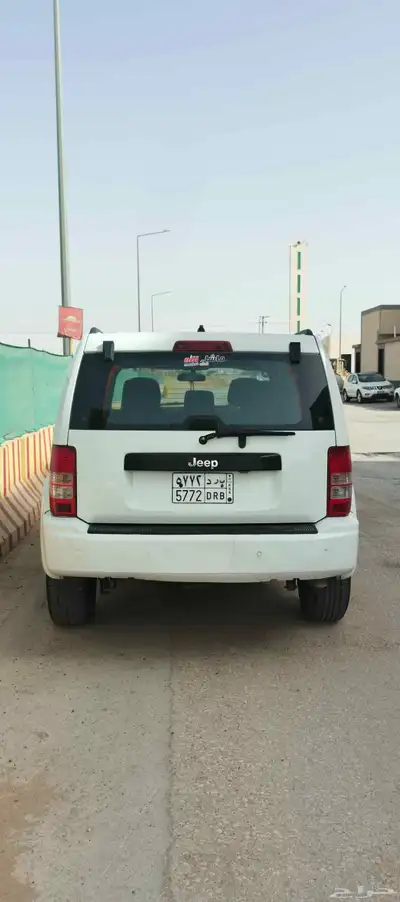 جيب شروكي نظيف للبيع عائلي 1