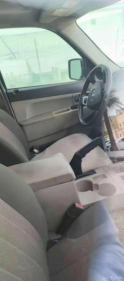 جيب شروكي نظيف للبيع عائلي 4