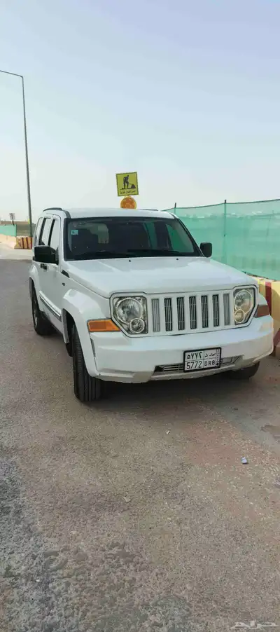 جيب شروكي نظيف للبيع عائلي 2