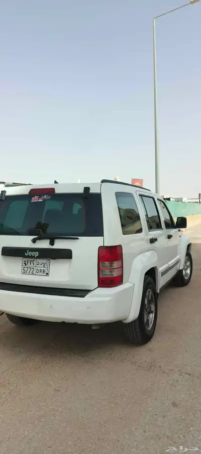 جيب شروكي نظيف للبيع عائلي 5